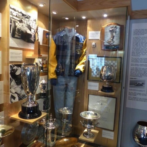 jcr l corner.jpg